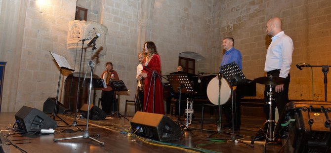 Serenad Bağcan konseri Bellapais Manastırı’nda yapıldı