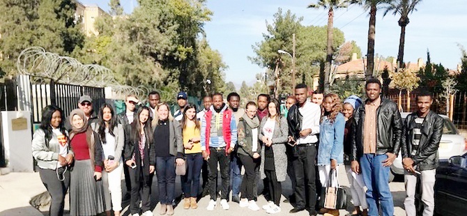 YDÜ öğrencilerinden BM kontrolündeki ara bölgeye araştırma ziyareti…