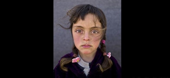 Yılın fotoğrafının kahramanı Suriyeli Zehra oldu