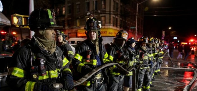 New York'ta son 25 yılın en büyük yangını: 12 ölü