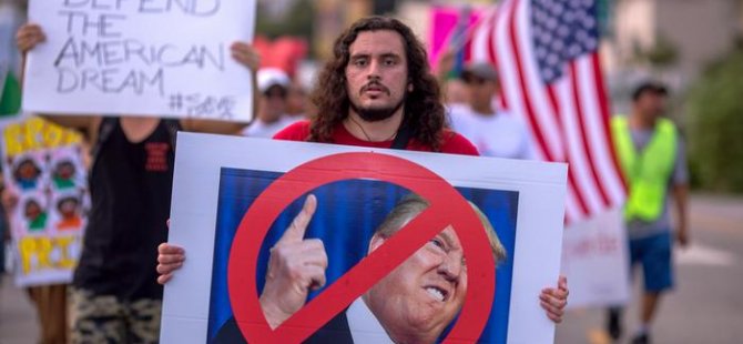 Trump'ın genç göçmenlerle ilgili kararına yargı engeli
