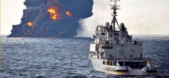 Çin açıklarında batan İran tankerinden sızan petrol 100 kilometrekarelik alana yayıldı