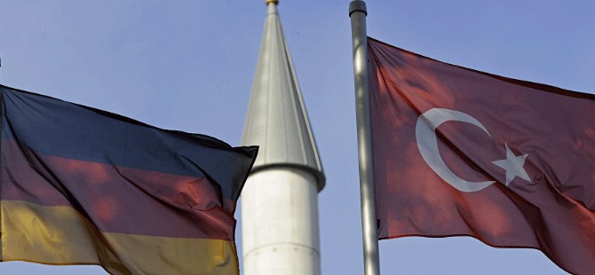 Almanya’da camiye ‘Afrin’ saldırısı