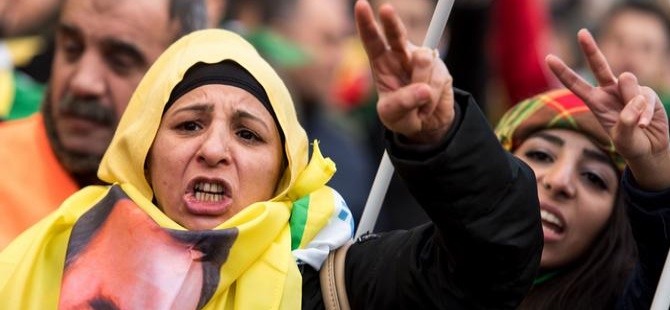 Almanya'da polis Afrin harekatını protesto yürüyüşünü durdurdu