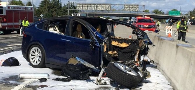 Tesla marka araç ölümlü kazada otopilottaydı