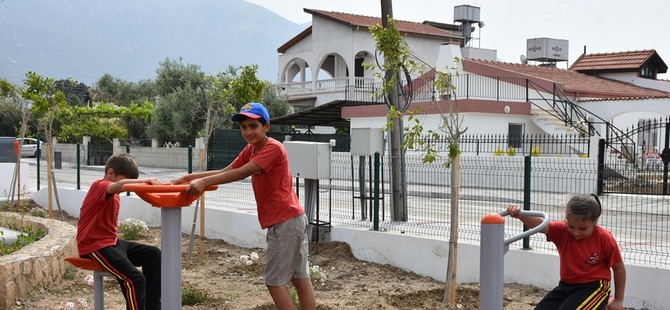 Girne’ye iki yeni çocuk parkı kazandırıldı