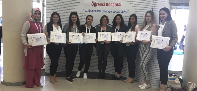 DAÜ Okul Öncesi Öğretmenliği Programı öğrencileri Türkiye’de öğrenci kongresine katıldı