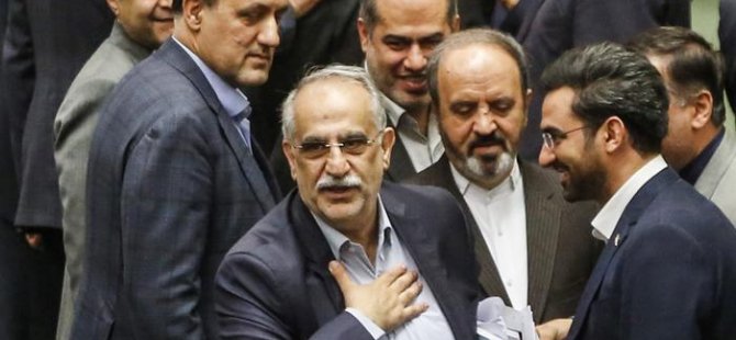 İran Ekonomi Bakanı azledildi