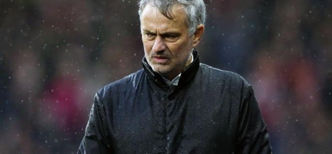 Mourinho'nun üzerinde kara bulutlar dolaşıyor