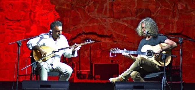 Ahmet Aslan – Erdal Erzincan Festival seyircisine müzik ziyafeti sundu