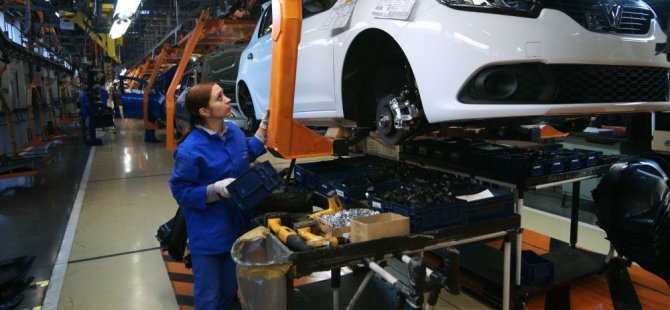 Rus otomobil üreticileri, Türkiye'yle ticarette doları bırakıyor