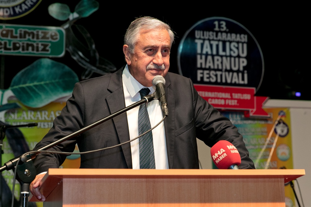 Akıncı: “Bütün sıkıntıları el birliğiyle aşabiliriz moral bozukluğuna yer yoktur”