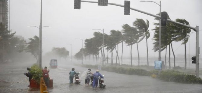 Süper tayfun Filipinler'i vurdu, Hong Kong'a ilerliyor