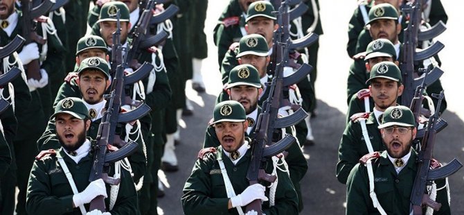 İran'ın Ahvaz kentinde askeri geçit törenine saldırı