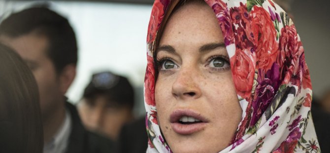 Mülteci aile, çocuklarını almayı teklif eden Lindsay Lohan'ı dövdü