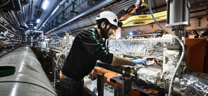 "Fizik erkekler tarafından inşa edildi" diyen CERN'de görevli bilim insanı açığa alındı
