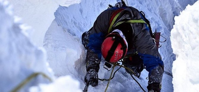 Himalaya Dağları'nda toprak kayması: En az 9 dağcı öldü