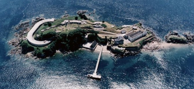 İngiltere'de tarihi Drake Adası 7,8 milyon dolara satışa çıkarıldı