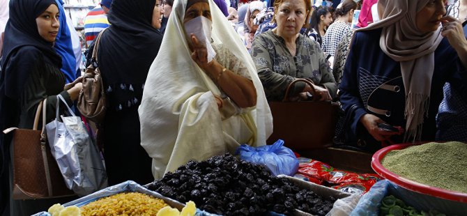 Cezayir'de iş yerlerinde peçe takmak yasaklandı
