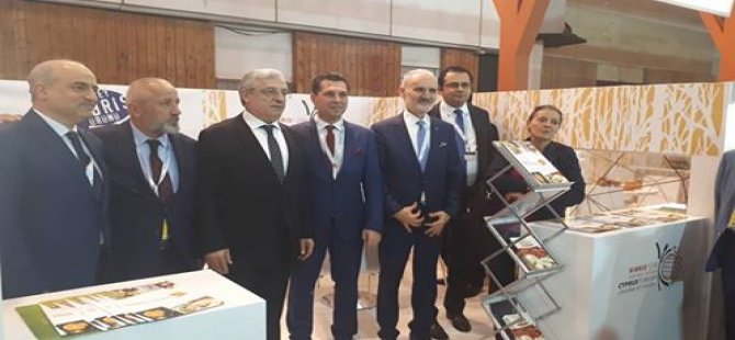 Türkiye’nin Paris büyükelçisi ve İto Başkanı Sıal Paris gıda fuarı’nda “North Cyprus” standını ziyaret etti