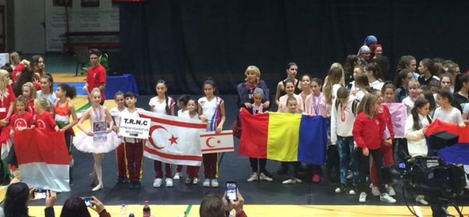 KKTC’yi temsil eden çocuk fitnesçiler İtalya’da takım halinde dünya şampiyonu oldu