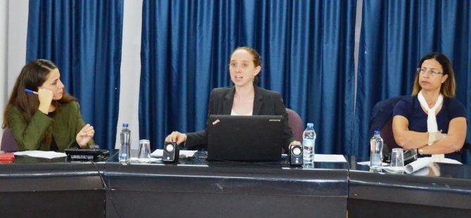 Amerikan diplomat Amelia Vander Laan DAÜ’de yurttaşlık hakları hareketi üzerine seminer verdi
