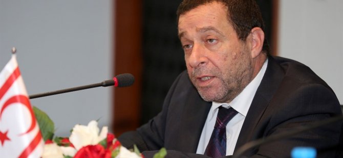 Denktaş: “Rahmet, özlem ve şükranla anıyor aziz hatırası önünde saygıyla eğiliyoruz”