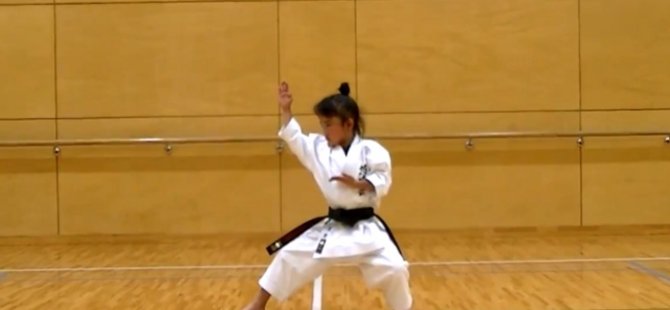 10 yaşındaki küçük kız tecavüzcüyü karate ile uzaklaştırdı (VİDEO)