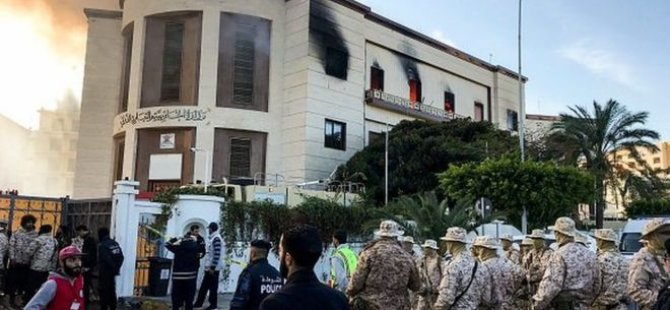 Libya Dışişleri Bakanlığı'na intihar saldırısı