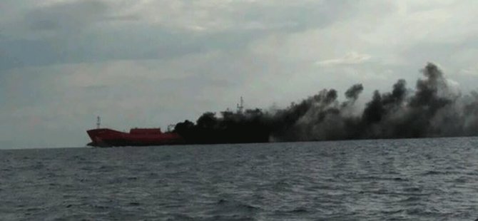 Larnaka açıklarında demirli bulunan yük gemisinde patlama...
