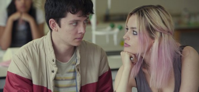 Netflix Dizisi 'Sex Education'dan İlk Kareler Görücüye Çıktı