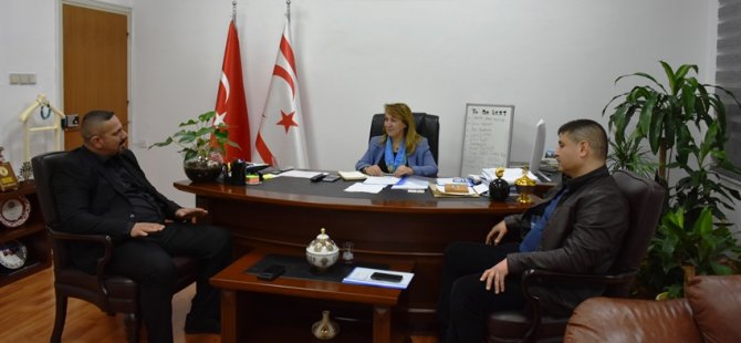 Sağlık Bakanı Besim, Umut Otizm Derneği yetkilileriyle görüştü