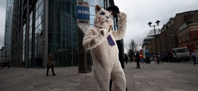 Fat Cat Friday: FTSE 100 patronları, ortalama bir çalışanın yıllık maaşından 3 gün içinde daha fazla kazanıyor