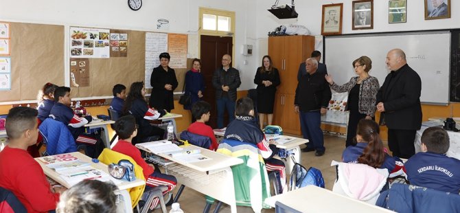 Meral Akıncı, Serdarlı İlkokulu’na geçmiş olsun ziyaretinde bulundu