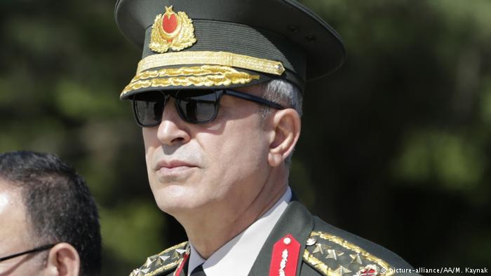 Savunma Bakanı Akar Suriye sınırına gitti