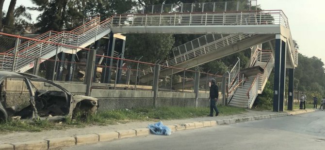 İzmir'de şiddetli yağış nedeniyle köprü çöktü! Mahsur kalan işçiler kurtarıldı