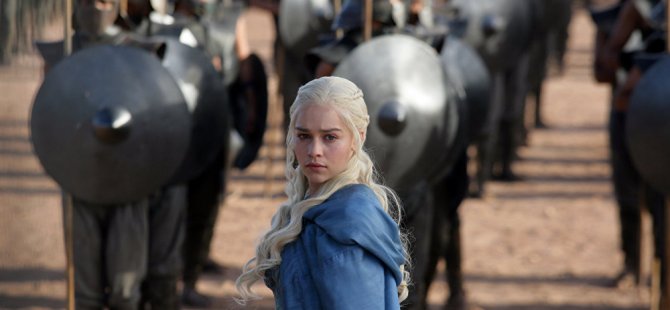 Game of Thrones’un yıldızı Emilia Clarke 5. bölümün Kışyarı Savaşı’ndan “daha büyük” olacağını söylüyor