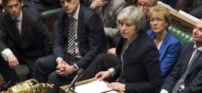 İngiltere Basını'nın Brexit oylaması yorumu: Başbakan May'e tarihi aşağılama