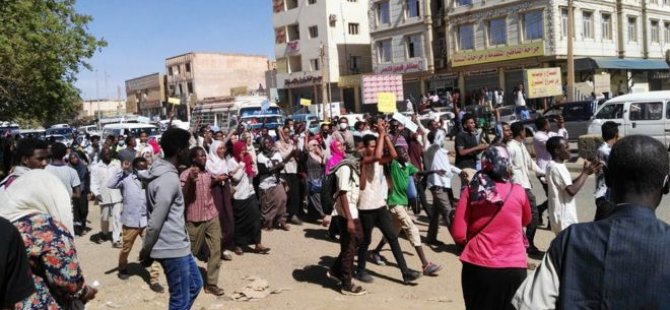 Sudan'da El Beşir karşıtı gösteriler ikinci ayına girdi: En az 26 ölü