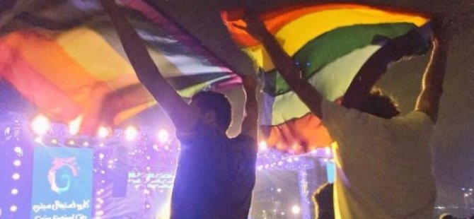 Eşcinsel bir erkekle röportaj yapan Mısırlı sunucuya hapis cezası