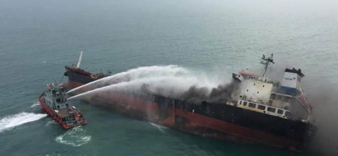 Kerç Boğazı'nda iki gemi alev aldı: 10 kişi hayatını kaybetti (video)