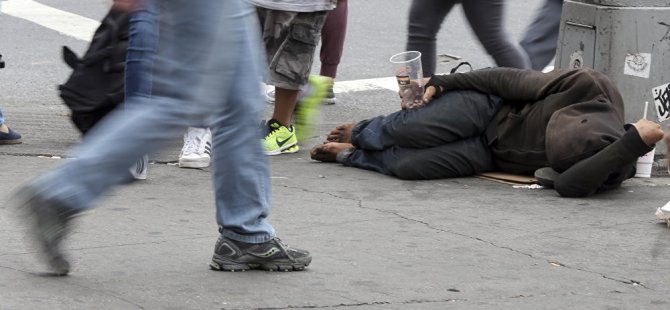 Sokakta yaşamanın yasaklandığı Macaristan'da 87 kişi donarak öldü