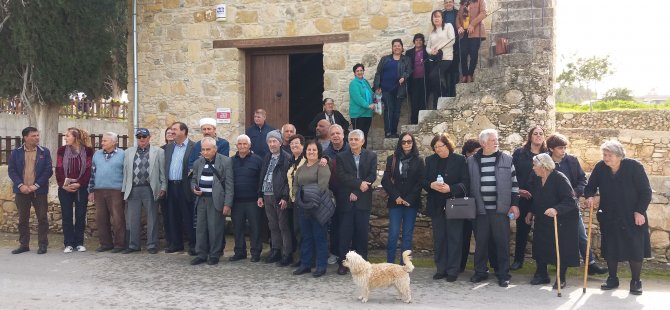 Denya köyünün eski sakinleri 56 yıl sonra köylerini ziyaret ederek köy camisinde ibadet etti.