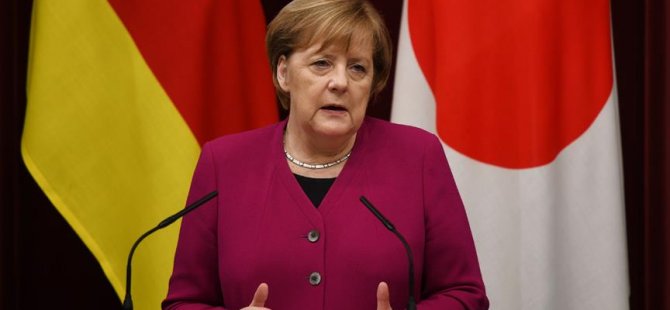 Merkel: Brexit'in yeniden müzakereye açılması gündemde değil