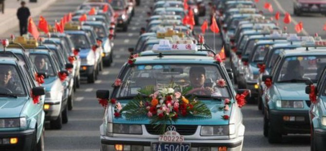 Almanya’da Türk düğün konvoyu otobanı kitledi: Polis zanlıları arıyor