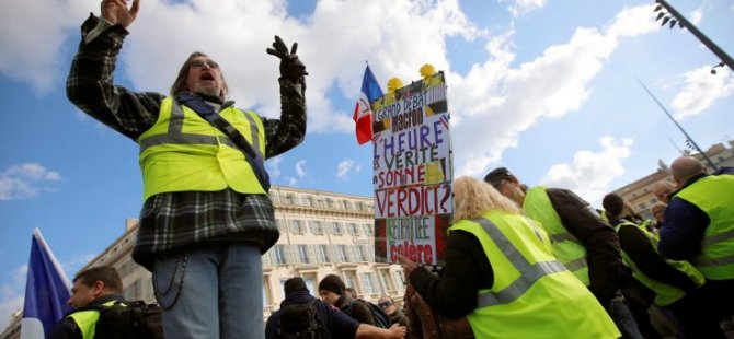 Macron, Şanzelize Bulvarı’nı gösterilere kapatmayı planlıyor