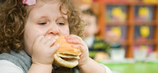 Çocuğunuzun obez olmasını nasıl engellersiniz