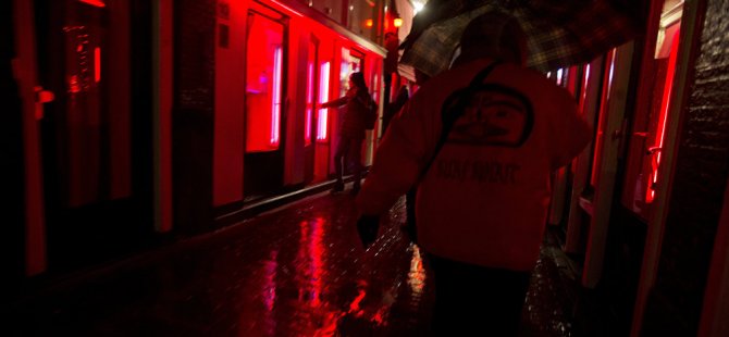 Amsterdam Belediye Başkanı:Turistler Sex işçilerini küçük düşürüyor