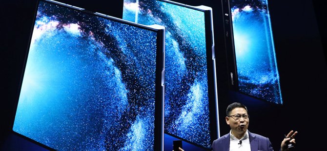 Huawei katlanabilir telefonu Mate X'in fiyatını açıkladı