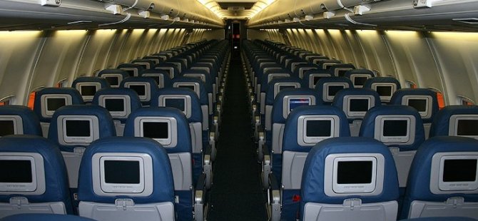 İtiraf: Uçak koltuklarında kamera var!